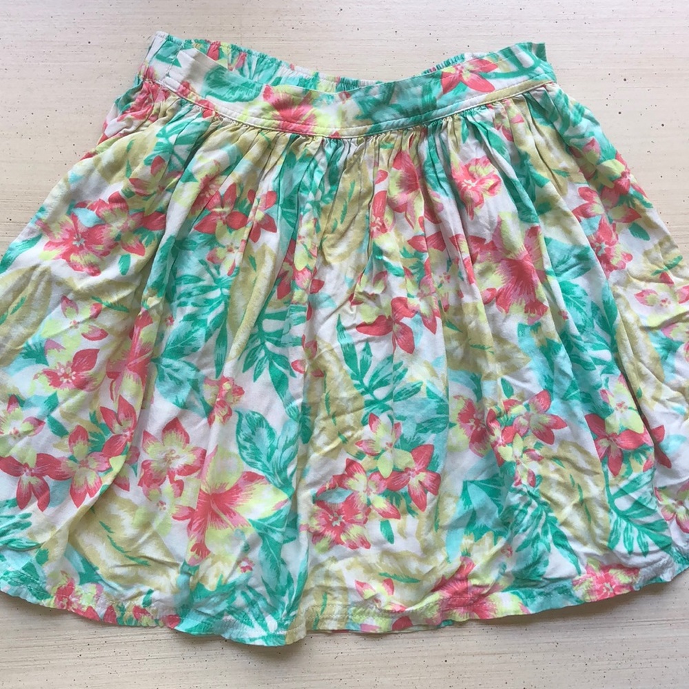 SOLD | American Eagle Tropical Pocket Skirt | XS